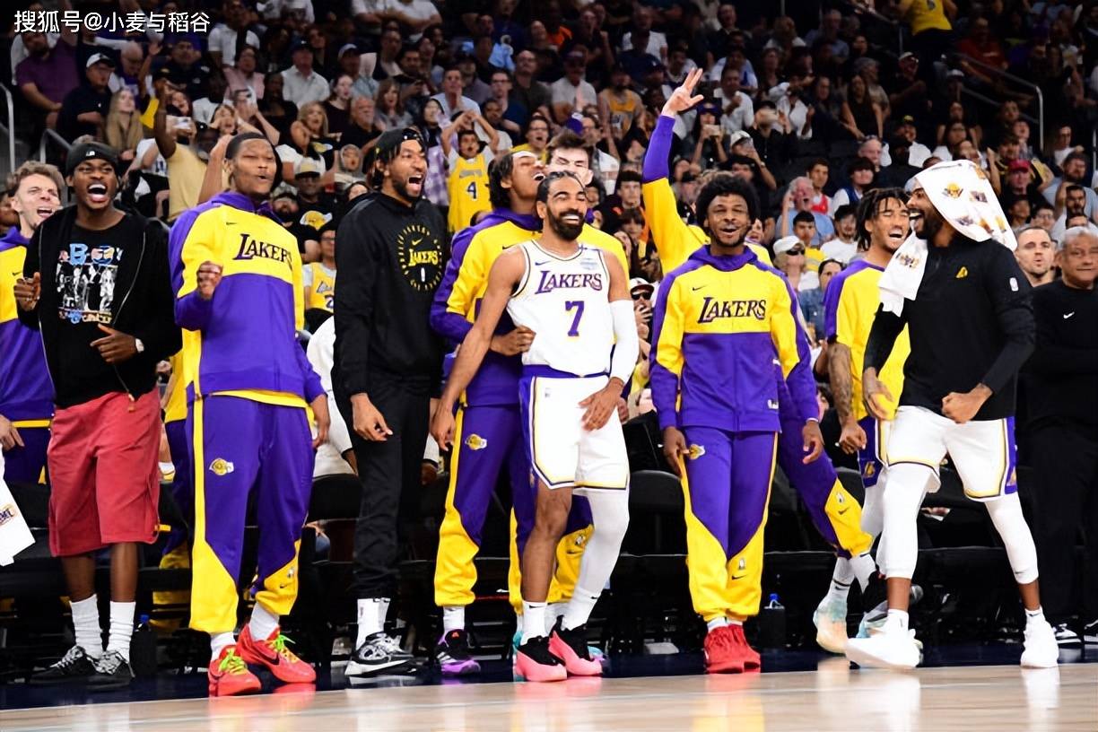 被诅咒？小瓦格纳&班凯罗&萨格斯挨着伤 近两赛季仅一起出战17场（小瓦格纳、班凯罗、萨格斯轮番伤停，近两季合体仅17场）