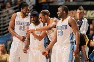 埃梅里：法国队每个位置的竞争都很激烈，我现在心态更平稳了（埃梅里：法国队各位置竞争白热化，如今我心态更从容）