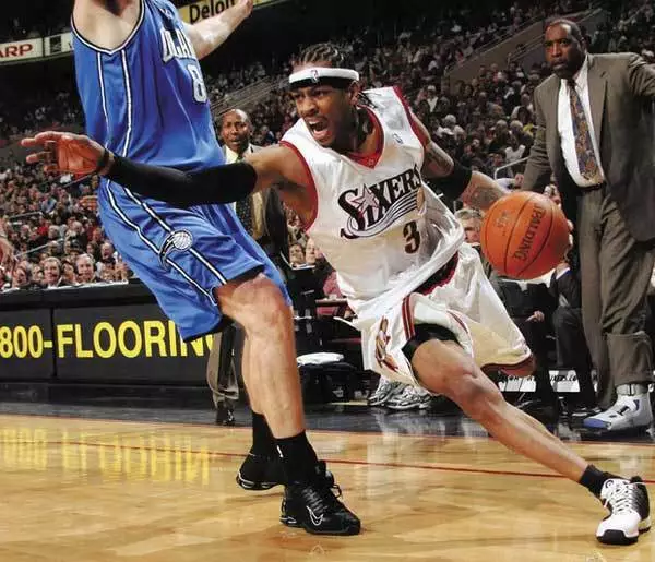 曼晚：续约奥赖利，曼城正通过新老交替来实现俱乐部长期愿景（曼晚：曼城与奥赖利续约，以新老更替推进俱乐部长期蓝图）