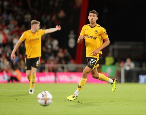 印度球迷：梅西身边人太多根本看不到他，我们要求退款（印度球迷称梅西被人群包围难以看见，要求退款）