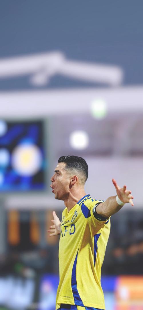 森林狼官方：爱德华兹因右脚酸痛将缺席今天对阵勇士的比赛（森林狼官宣：爱德华兹右脚酸痛，缺席今日对阵勇士一战）