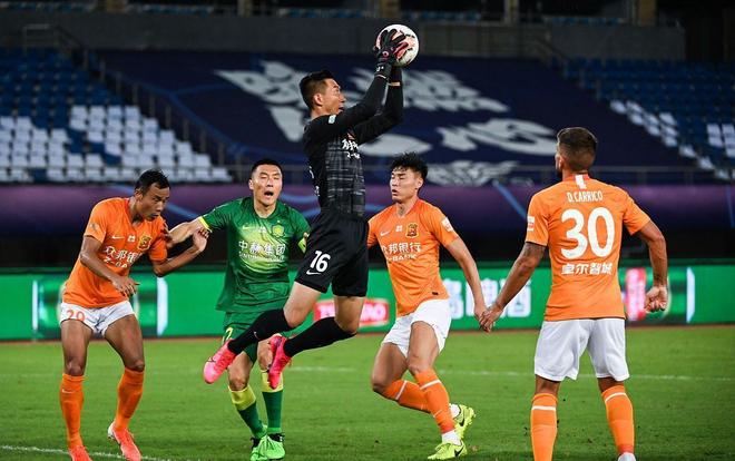 米兰故意输给拉齐奥就为了放弃意大利杯？在我看来简...（米兰为放弃意大利杯而故意输给拉齐奥？我觉得这简直是…）