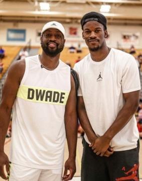 失误稍多！东契奇半场贡献17分3助攻5失误（东契奇半场17分3助攻，失误偏多达5次）