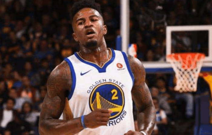 佛罗伦萨主场5-1大胜乌迪内斯，收获本赛季联赛首胜（佛罗伦萨主场5比1横扫乌迪内斯，迎来赛季联赛首胜）