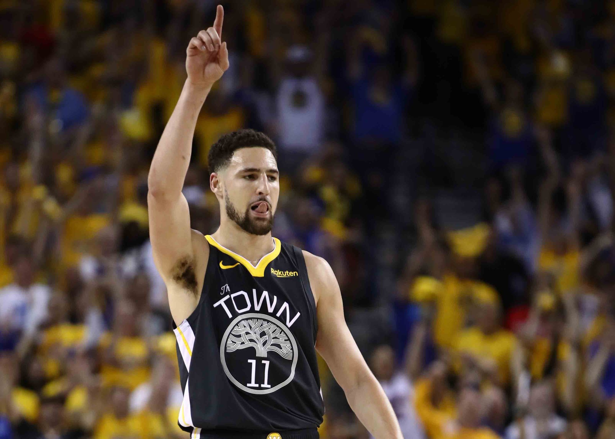 曼城瓜帅战术调整成功击败托特纳姆（瓜帅变阵奏效，曼城力克托特纳姆）