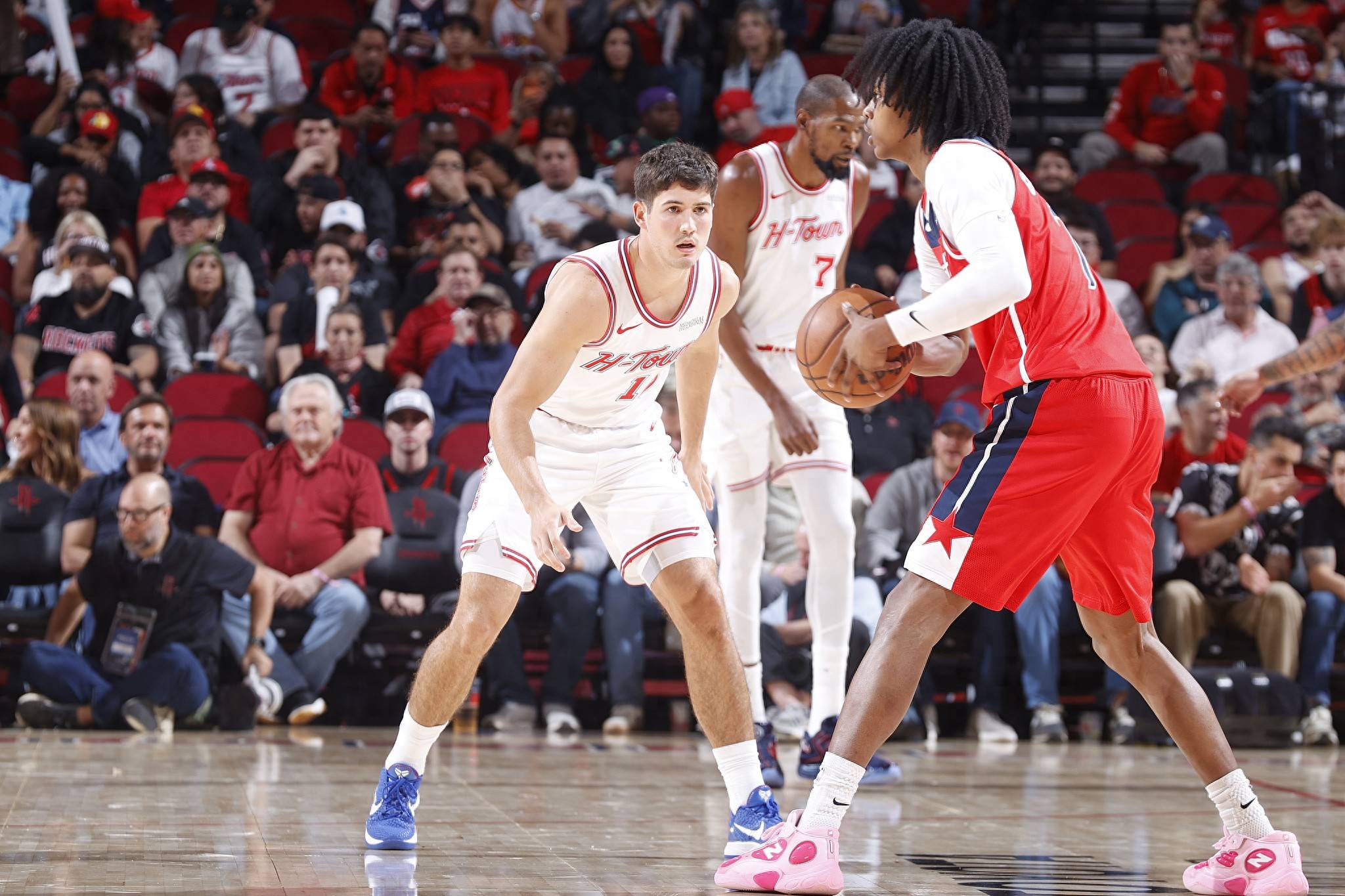 查洛巴问答：在足球界第一个朋友是芒特；第一件球衣是大罗的（查洛巴专访：足坛第一个好友是芒特，第一件球衣来自大罗）