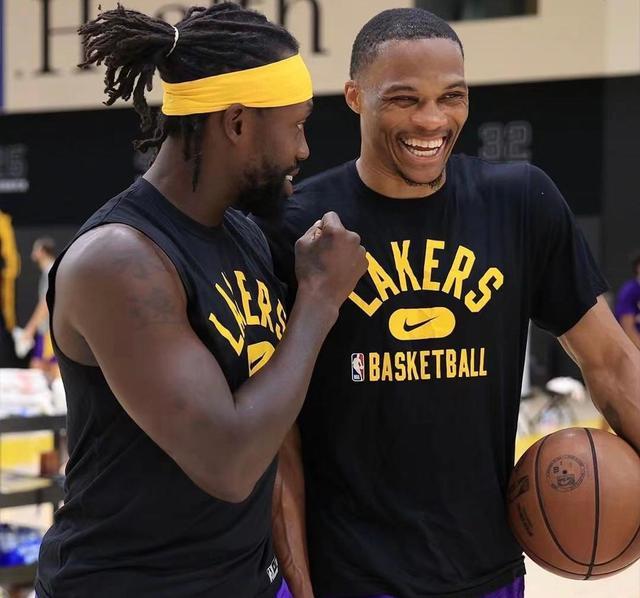 打破费兰悖论，费兰托雷斯帽子戏法！ 客场逆转皇家贝蒂斯！（费兰托雷斯帽子戏法破除费兰悖论，客场逆转皇家贝蒂斯）