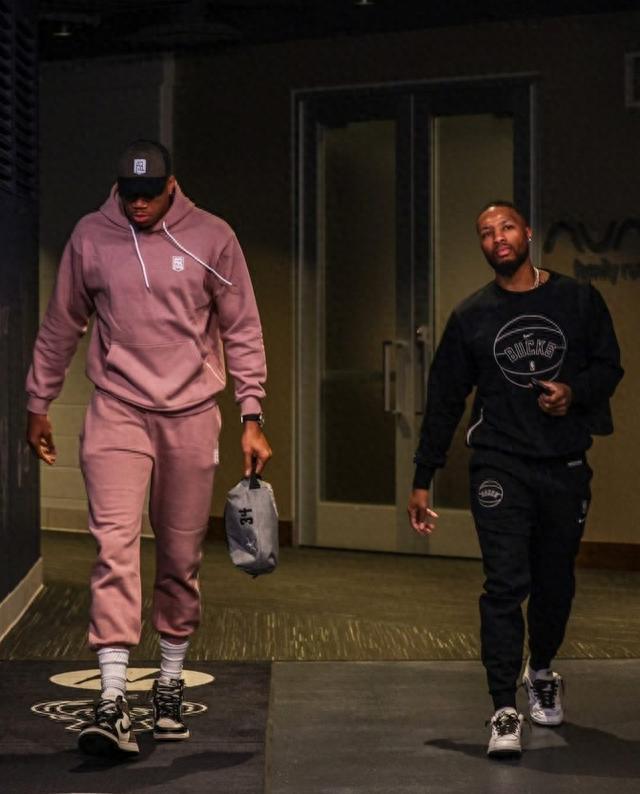 世体：梅西在进入诺坎普前没联系巴萨的任何人请求许可（世体：梅西在入诺坎普前未向巴萨任何人请示）