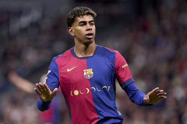 魔术四战全胜晋级NBA杯8强，尼克斯力压热火小组第一晋级（魔术四连胜挺进NBA杯八强，尼克斯压过热火以小组头名出线）