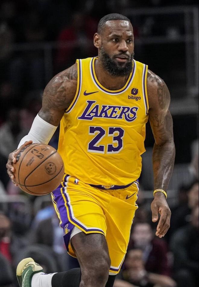 欧洲杯小组赛赛程公布，强队对决引关注（欧洲杯小组赛赛程出炉，豪门碰撞成焦点）