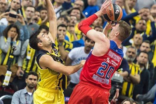 我懂用户晒视频：疑似泰山球迷看亚冠试图进入国安看台未果（网传视频显示：疑似泰山球迷观亚冠试图进入国安看台未果）