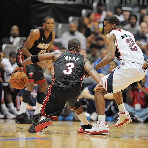 皇马vs曼城全场数据：射门8-8，控球率五五开（皇马与曼城全场统计：8-8射门，控球势均力敌）