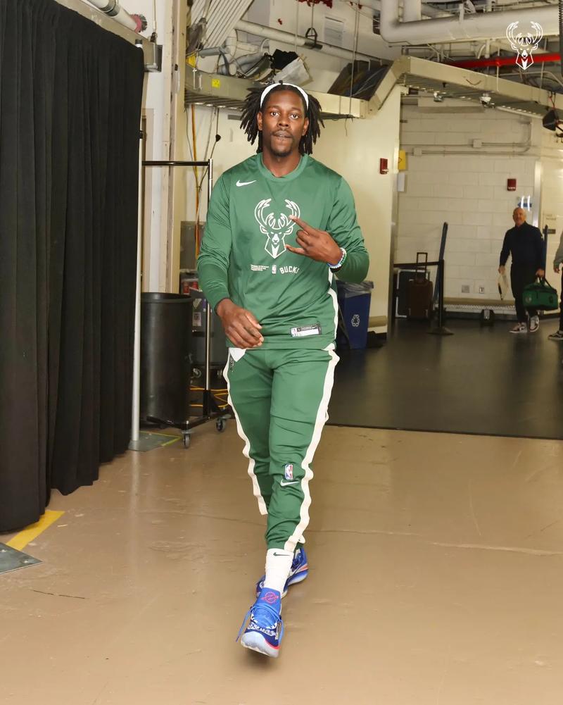 雷迪克：东契奇有时打得极度出色且很专注，但有时也不够投入（雷迪克评东契奇：有时发挥惊艳且高度专注，有时却显得投入不够）