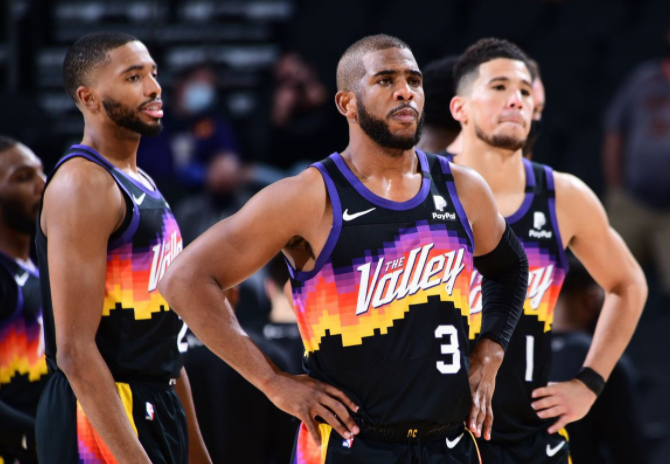 国米10人出战国际比赛日合计出场1083分钟，米兰11人979分钟（国际比赛日：国米10将合计出场1083分钟，米兰11将共计979分钟）