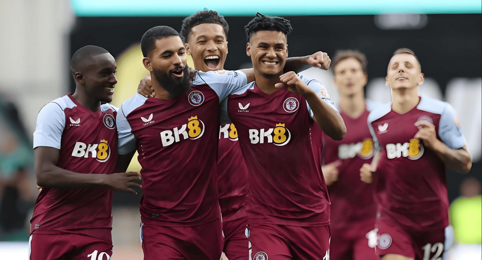 乔治娜分享晚宴照片：C罗与苹果公司CEO库克合影（乔治娜晒晚宴照：C罗与苹果公司CEO库克同框）