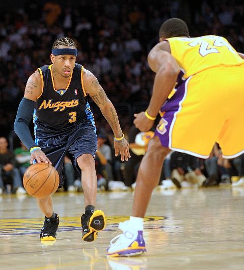 莱奥：米兰德比是登顶意甲的绝佳机会，我能感受到囧叔的信任（莱奥：米兰德比是冲顶意甲的最佳时机，我能感受到囧叔的信任）