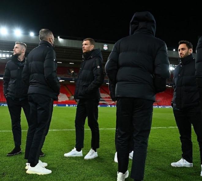 解说：森林狼能拉起强度 爱德华兹决胜时刻展现了可怕的原始天赋（解读：森林狼强度拉满，爱德华兹关键时刻展现惊人的原始天赋）