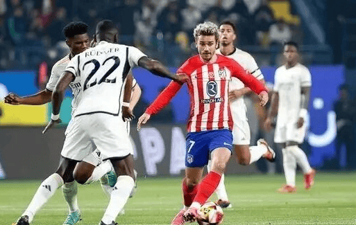 阿斯：皇马仍信任阿隆索，但需要他和球队给出决定性的回应（阿斯：皇马对阿隆索仍有信心，要求他与球队拿出决定性回应）