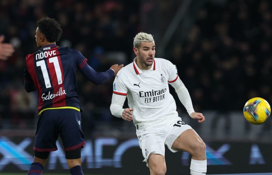 乔治状态低迷，半场仅得5分2板2助（乔治手感不佳，半场仅拿5分2板2助）